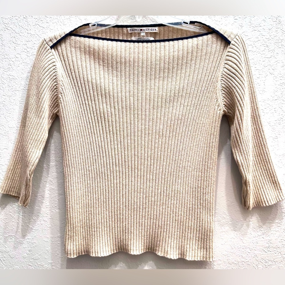 Women’s Tommy Hilfigar Beige Sweater with 3/4 Sleeves and Unique Collar Size L